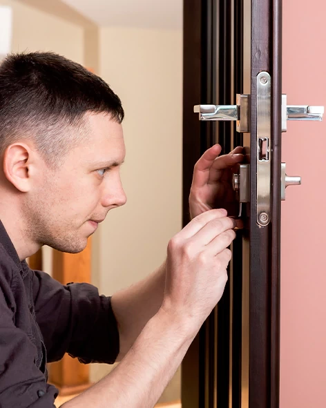 : Professional Locksmith For Commercial And Residential Locksmith Services in East Palo Alto, CA